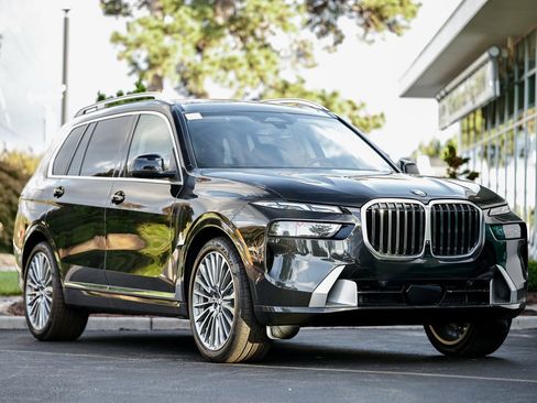 New 2026 BMW X7 xDrive40i w/ Premium Package image 1