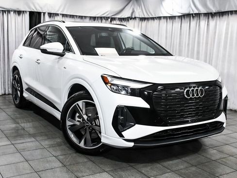 Used 2024 Audi Q4 e-tron Premium Plus w/ Premium Plus image 3