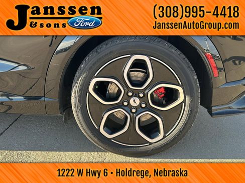 Used 2021 Ford Mustang Mach-E GT image 12