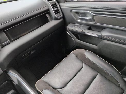Used 2024 RAM 1500 Laramie AWD/4WD image 17