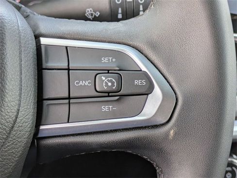 Used 2024 Jeep Compass Latitude image 14