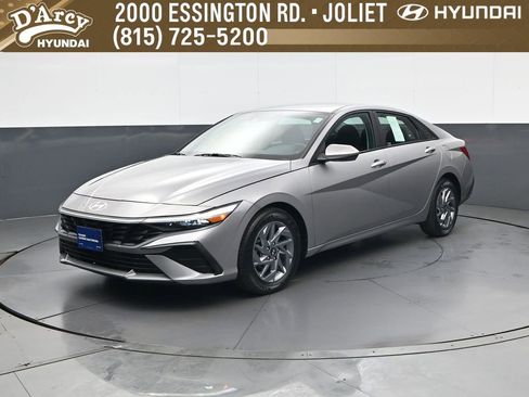 Certified 2024 Hyundai Elantra SEL image 1