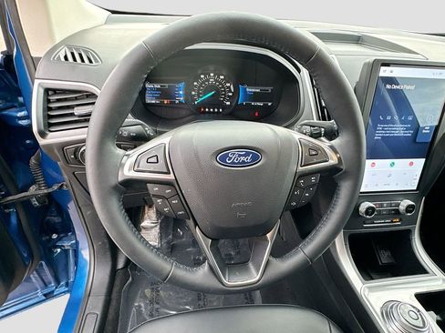 Used 2024 Ford Edge SEL w/ Convenience Package image 10