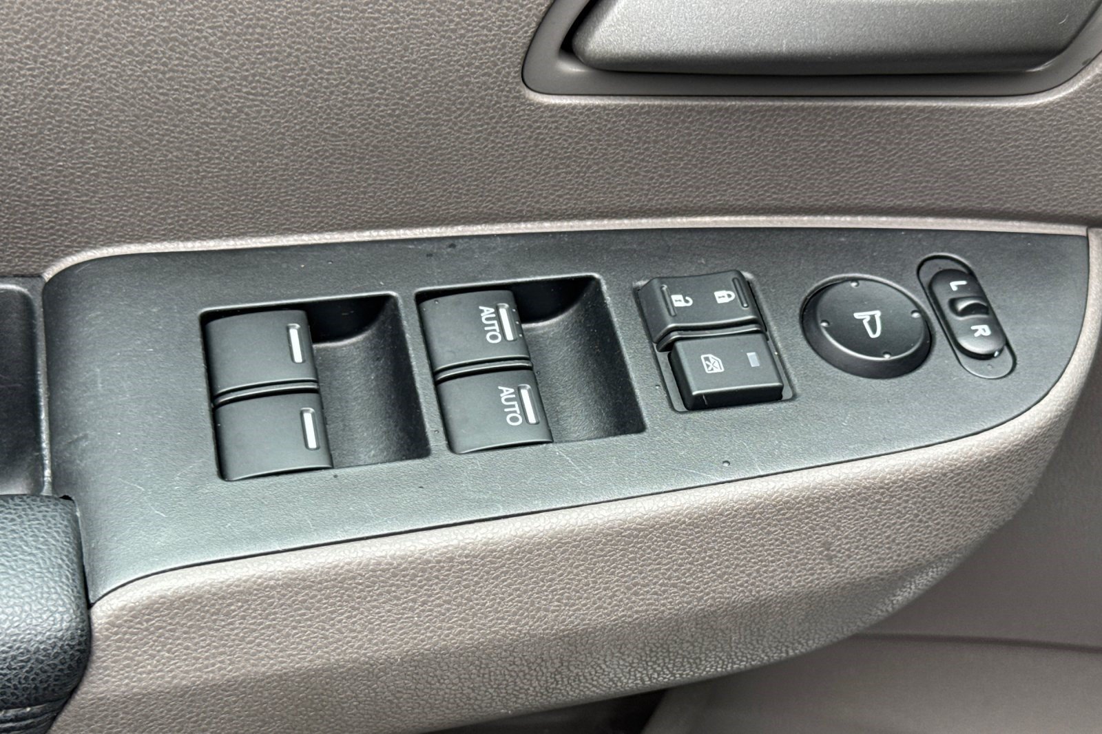 Used 2012 Honda Odyssey Touring image 13