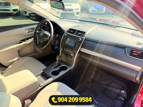 Used 2017 Toyota Camry SE FWD image 33