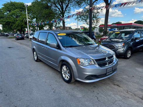 Used 2016 Dodge Grand Caravan SXT FWD image 1