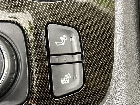 Used 2022 GMC Acadia AT4 image 16