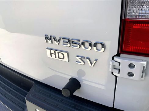 Used 2016 Nissan NV 3500 SV RWD image 7