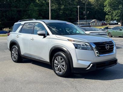 Certified 2025 Nissan Pathfinder SV