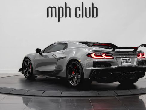 Used 2024 Chevrolet Corvette Z06 w/ Z07 Performance Package RWD image 6