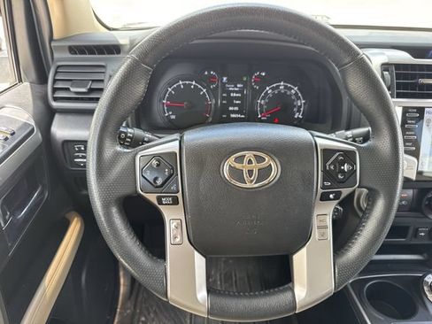 Used 2022 Toyota 4Runner SR5 Premium w/ Moonroof Package AWD/4WD image 13