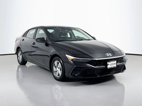 Used 2024 Hyundai Elantra SE FWD image 4