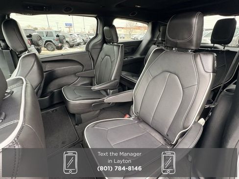 New 2026 Chrysler Pacifica Limited image 3