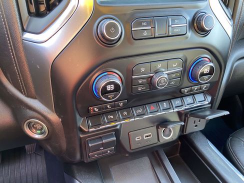 Used 2020 Chevrolet Silverado 1500 LTZ image 22