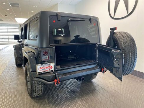 Used 2018 Jeep Wrangler Unlimited Sport image 23