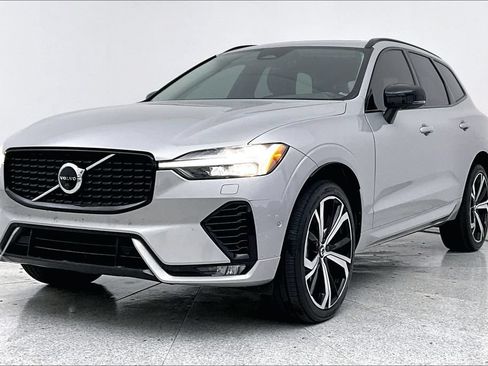 Used 2023 Volvo XC60 B5 Ultimate w/ Climate Package FWD image 14