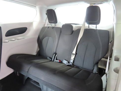 Used 2023 Chrysler Voyager LX FWD image 30