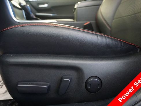 Used 2016 Toyota Camry SE w/ Moonroof Package image 6