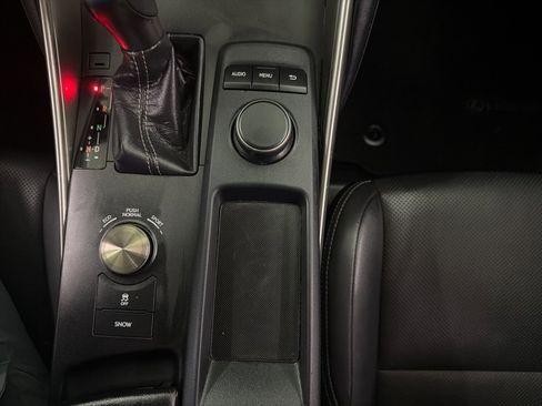 Used 2017 Lexus IS 200t image 17