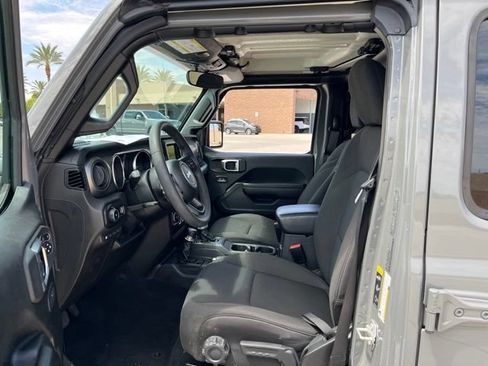 Used 2023 Jeep Wrangler Unlimited w/ Convenience Group AWD/4WD image 10