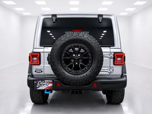 Used 2023 Jeep Wrangler Unlimited Rubicon 4xe AWD/4WD image 11