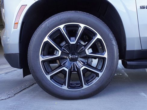 Used 2025 Chevrolet Suburban RST image 25