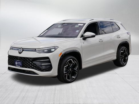 Certified 2025 Volkswagen Tiguan SEL R-Line AWD/4WD image 3