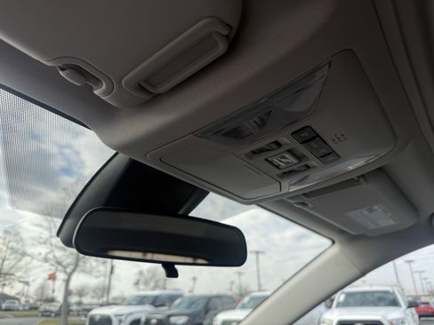 Used 2021 Toyota RAV4 XLE w/ Convenience Package image 30