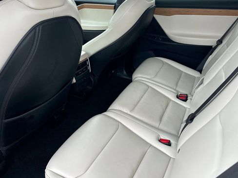 Used 2021 Tesla Model X Long Range image 15