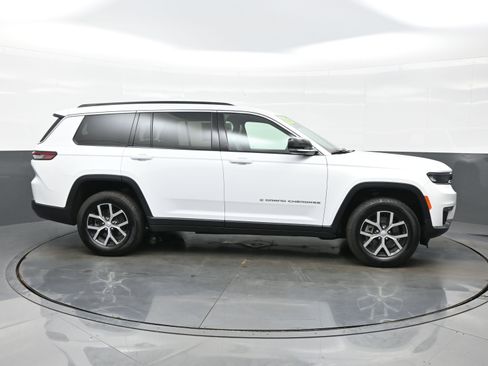 Used 2025 Jeep Grand Cherokee L Limited AWD/4WD image 7