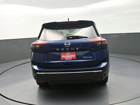 Used 2024 Nissan Rogue SV AWD/4WD image 7