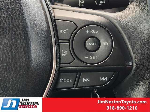 Used 2018 Toyota Camry SE w/ Moonroof Package FWD image 29