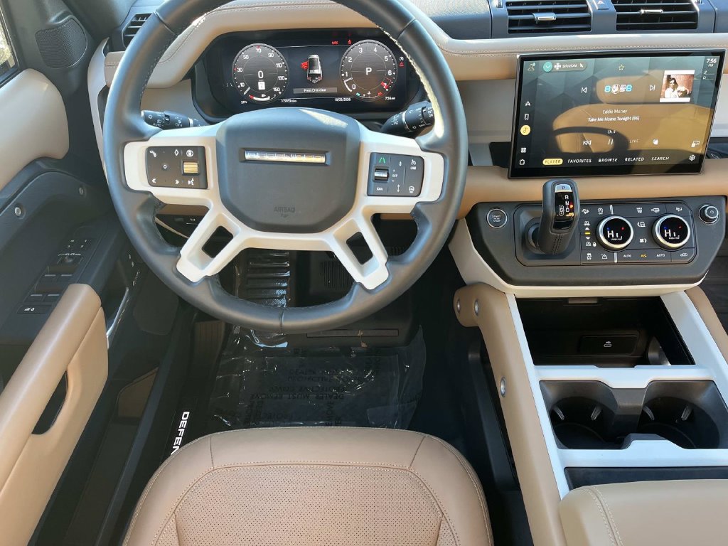 Certified 2025 Land Rover Defender 130 X-Dynamic SE AWD/4WD image 13