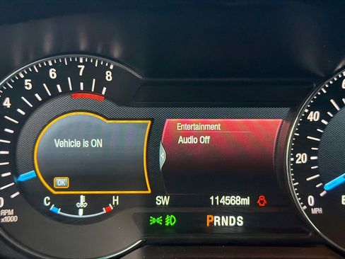 Used 2017 Ford Explorer Platinum image 18