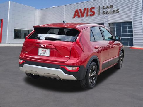 Used 2025 Kia Niro LX FWD image 6