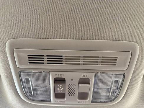 Used 2021 Honda HR-V EX image 33