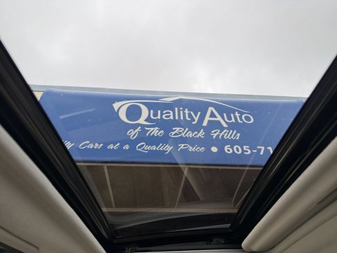 Used 2017 Subaru Crosstrek 2.0i Premium w/ Moonroof Package image 22