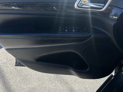 Used 2011 Jeep Grand Cherokee Laredo image 15