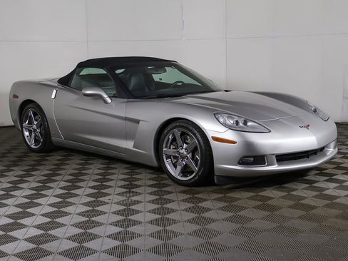Used 2007 Chevrolet Corvette Convertible w/ Preferred Equipment Group RWD image 2