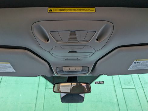 Used 2022 Ford Transit Connect XLT image 26