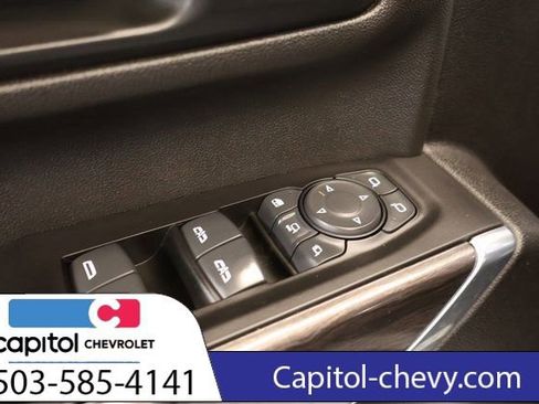 Used 2022 Chevrolet Silverado 2500 LTZ w/ LTZ Convenience Package AWD/4WD image 11