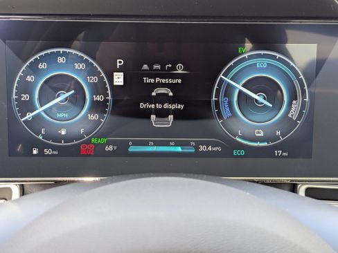 New 2025 Hyundai Elantra Limited FWD image 9
