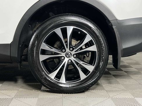 Used 2015 Toyota RAV4 Limited AWD/4WD image 33