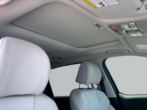 Used 2025 Kia Telluride SX w/ SX Captain's Chair Package FWD image 14