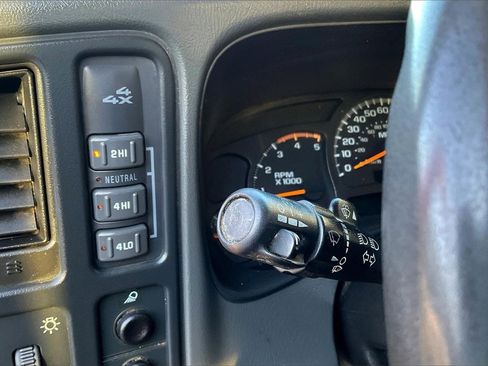 Used 2003 Chevrolet Silverado 2500 LS w/ Skid Plate Package image 11