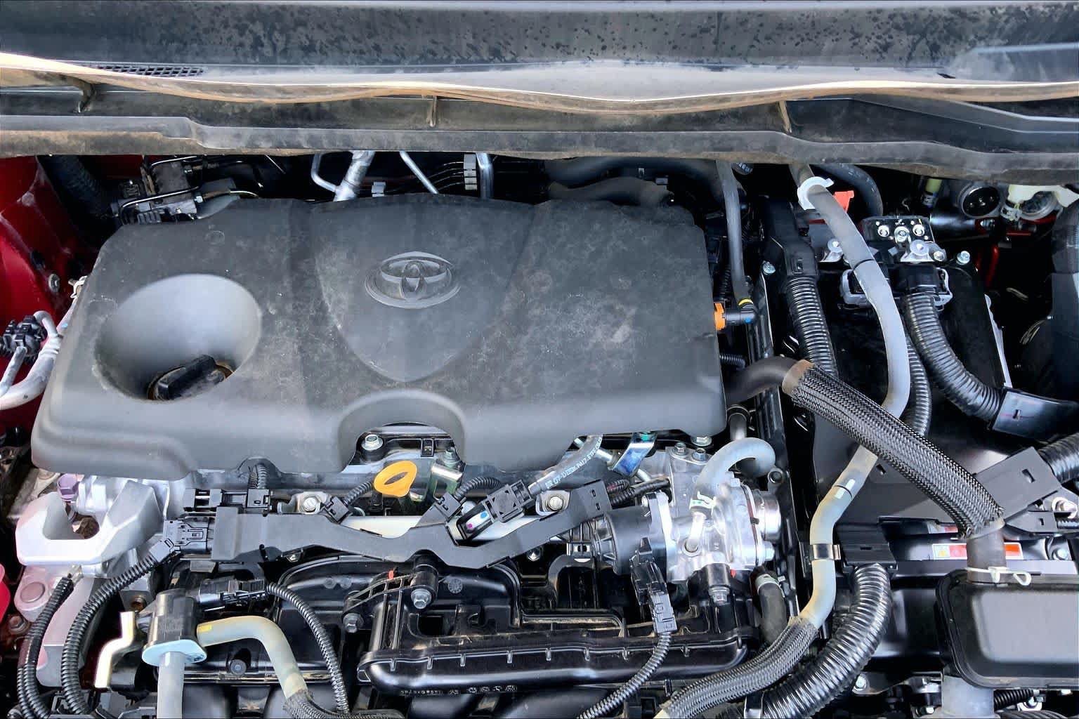 Used 2023 Toyota Sienna Limited FWD image 32
