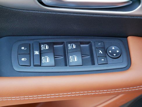 New 2026 Chrysler Pacifica Pinnacle FWD image 18