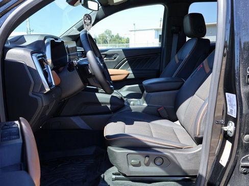 Used 2024 GMC Canyon AT4 image 7