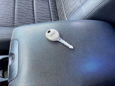 Used 2012 Jeep Wrangler Sport AWD/4WD image 12
