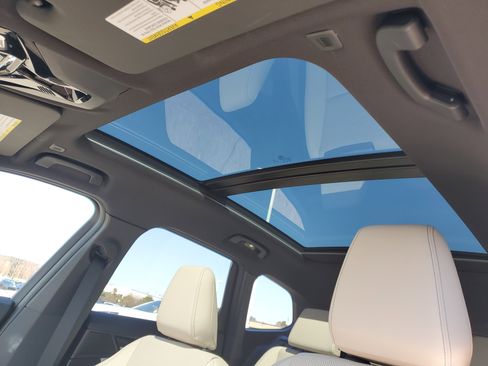 Certified 2023 BMW X1 xDrive28i w/ Convenience Package image 8